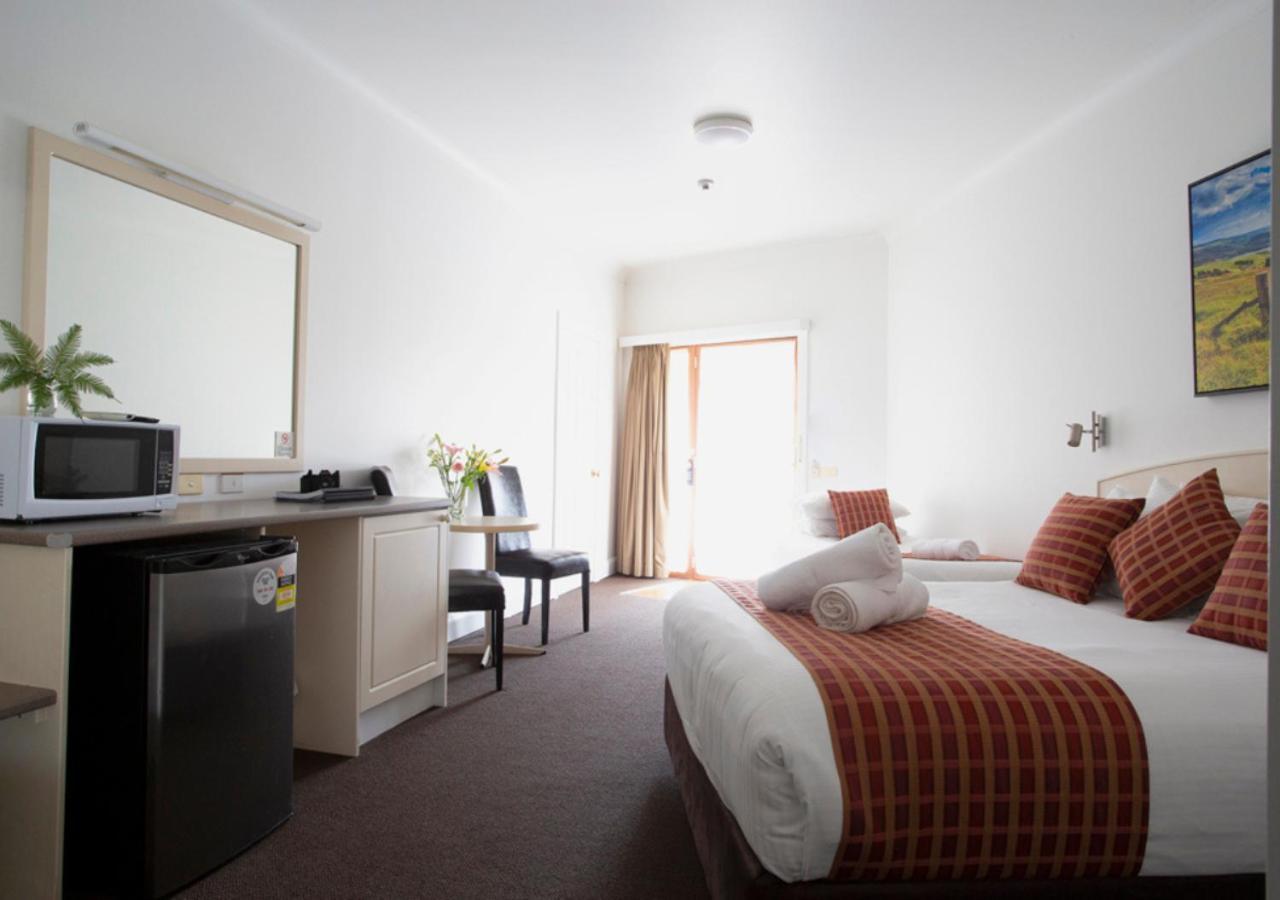 Bowen Inn Motel Литгоу Экстерьер фото
